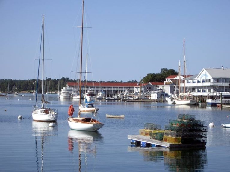 Eight Awesome Mid Coast Maine Things To Do Brewster House Bed 